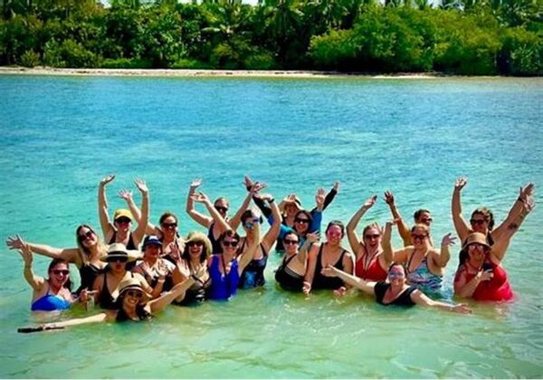 ISLAND HOPPING - Image 2